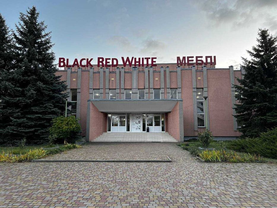 Продам 3-х поверхову окремо побудовану будівлю комерц. призначення