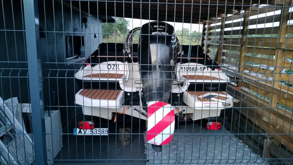 Barco Bayliner Element E 160