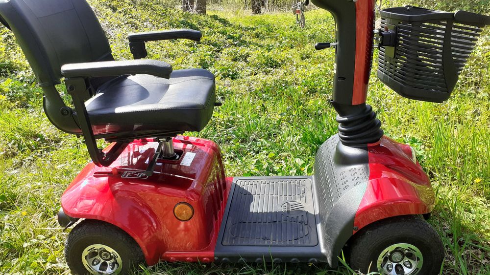 Wózek pojazd jeździk elektryczny inwalidzki Eris