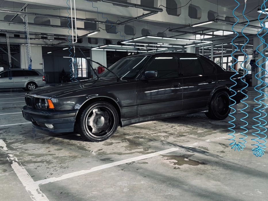 Продам BMW Е34 530i АКПП