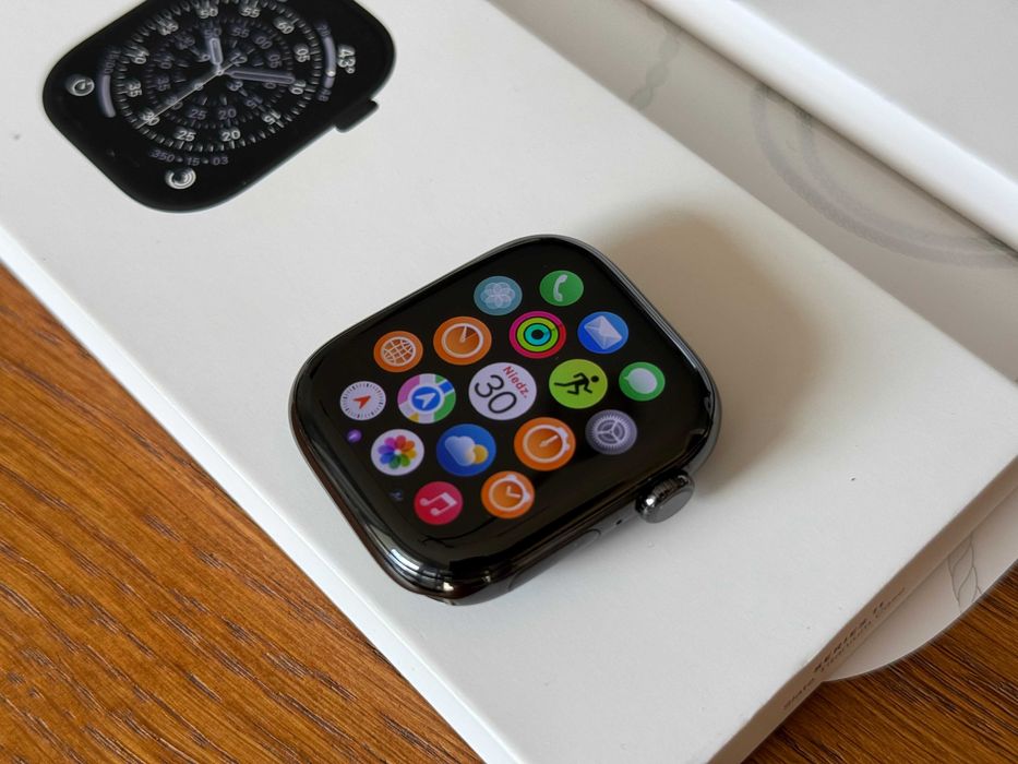 Smartwatch APPLE Watch Series 11 GPS + Cellular, koperta 46mm z tytanu w kolorze łupka, pasek sportowy rozmiar M/L MFD24MP/A A3337