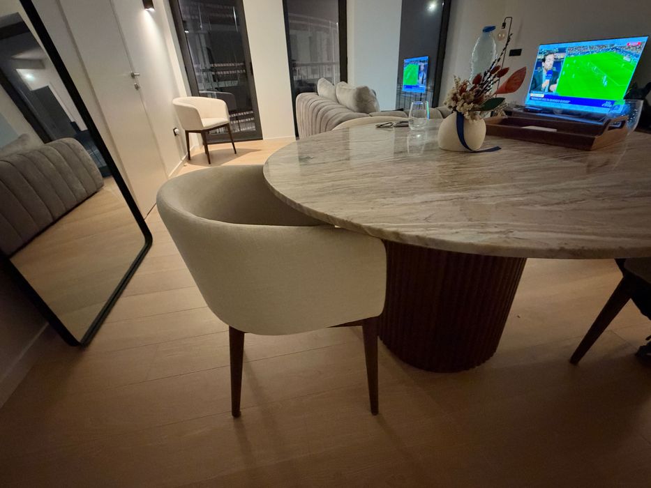 Mesa de jantar Nova com 4 cadeiras