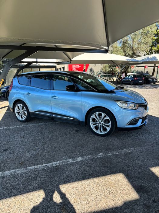 Renault grand senic hybrid