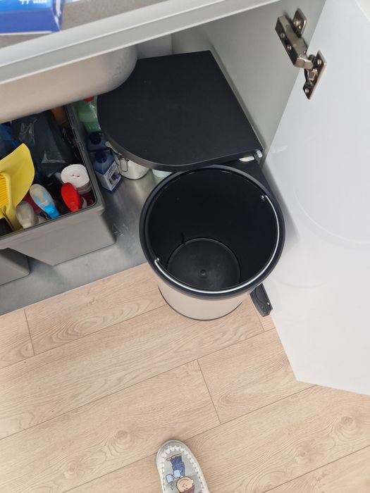 Caixote do lixo móvel cozinha