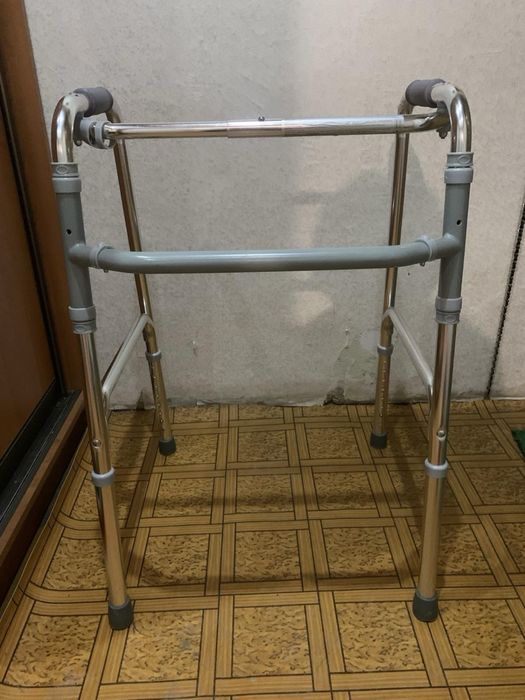 Ходунки для дорослих