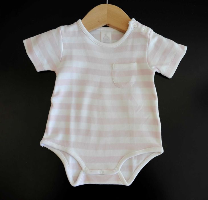 Conjunto de body de manga curta e casaco de linha da Zara