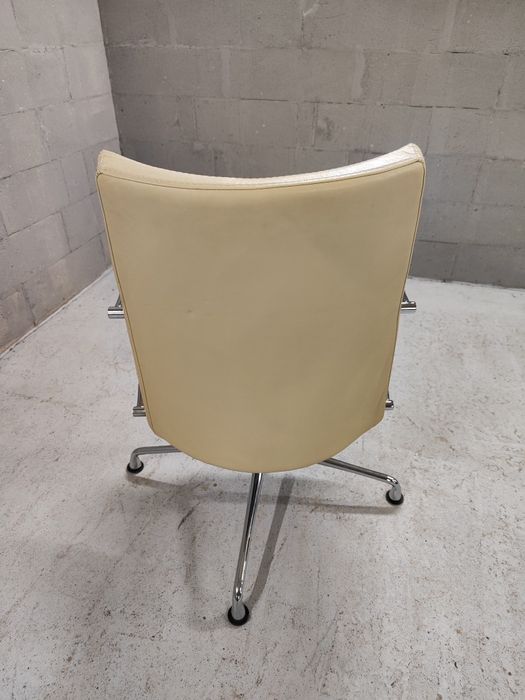 Крісло офісне. Шкіра     .