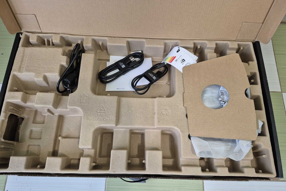 Dell UltraSharp 27 4K Thunderbolt Hub  U2725QE  120hz