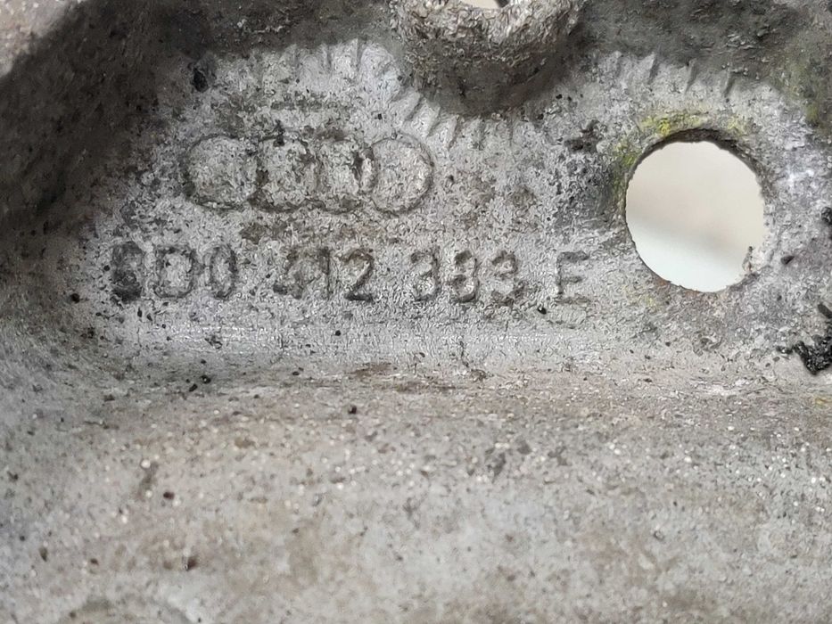 Audi A6 C5 Mocowanie Łapa Uchwyt Amortyzatora