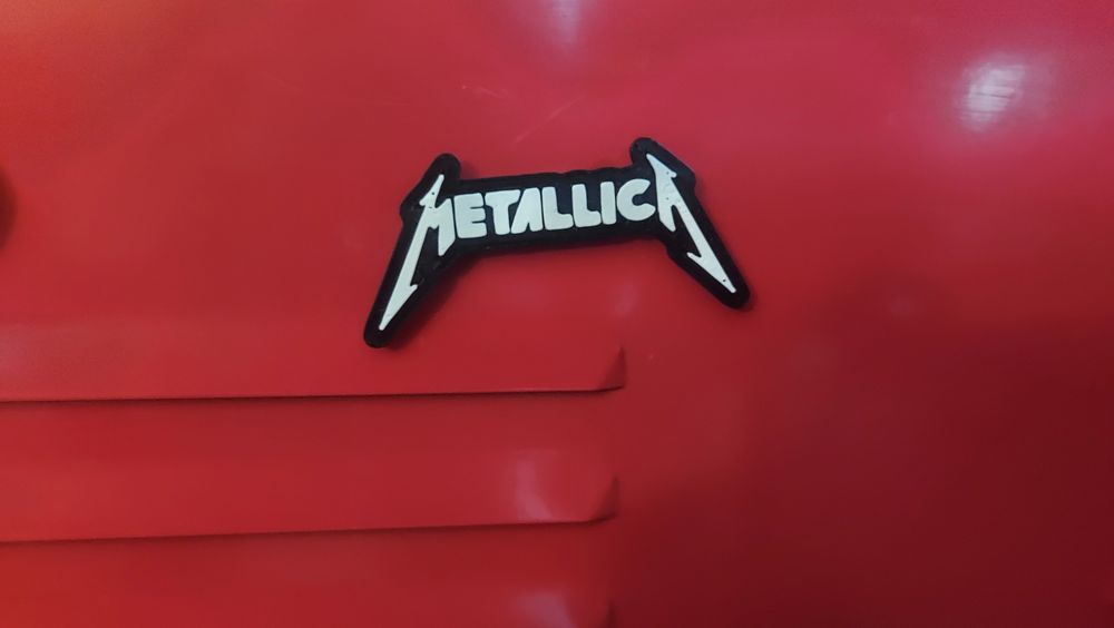Íman Metallica novo