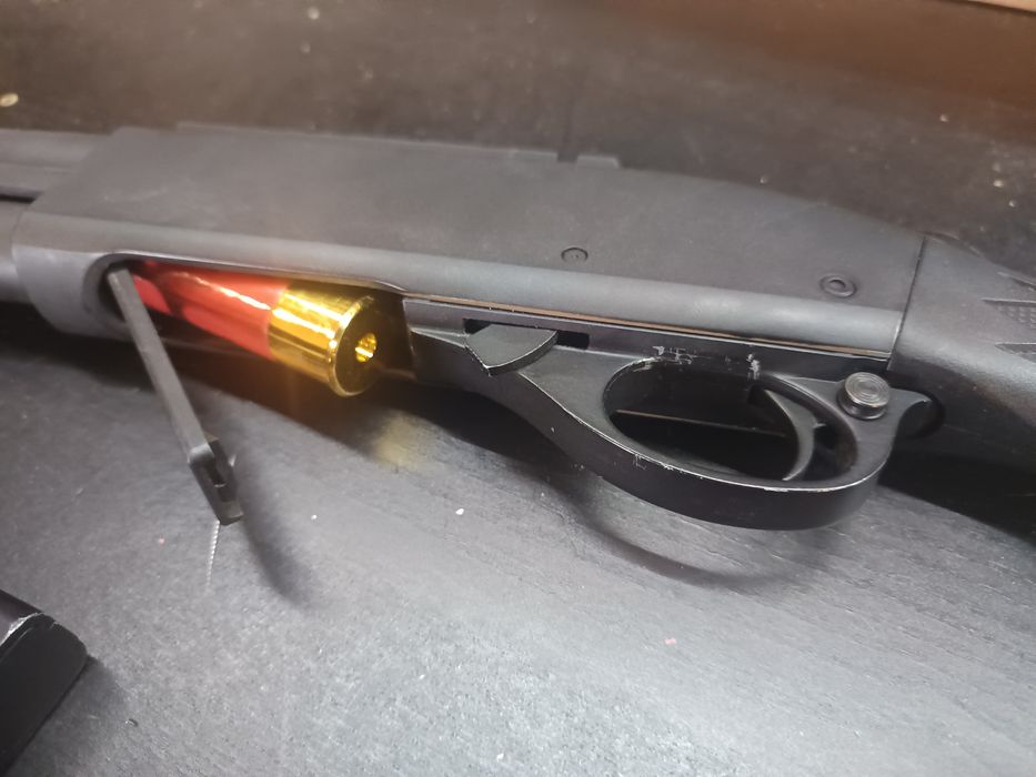 Shotgun a gás golden eagle