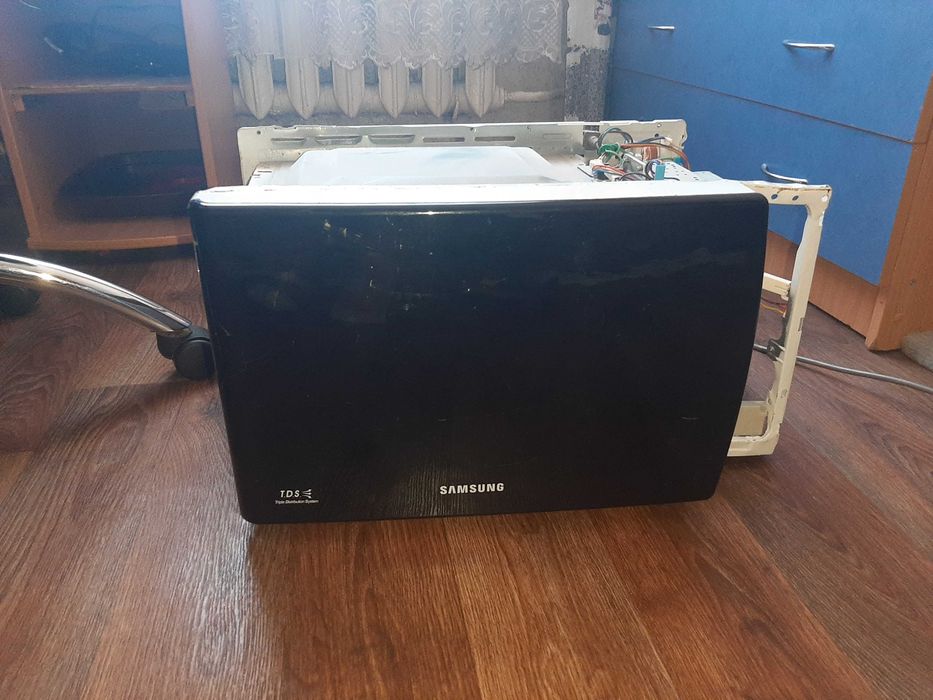 Микроволновая печь на запчасти