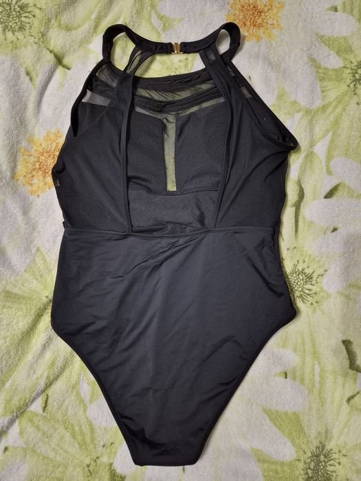 Прощається купальник на 46 розмір,стан новий,заміри можу надати додатк