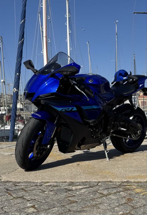 Yamaha R1 2024.