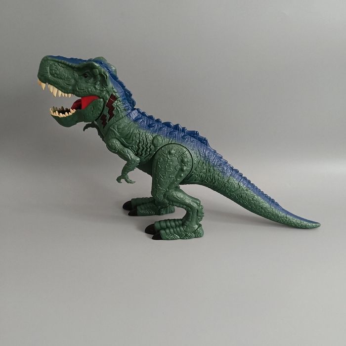 Dinozaur duży chodzi wydaje dźwięki