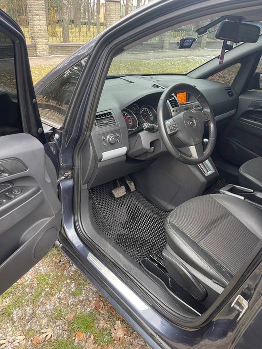 Продам Opel Zafira B