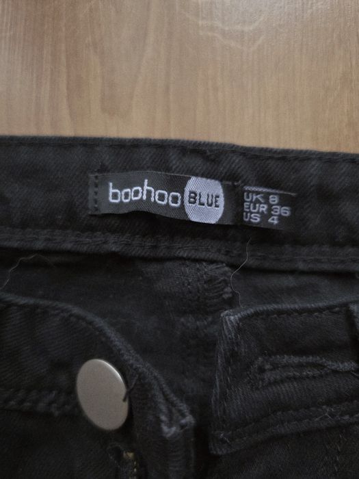 Świetne jeansy z dziurami boohoo 36
