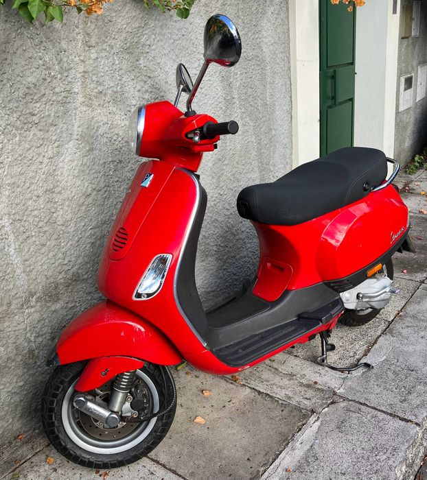 Vespa LX 50 2T 2009 | 12.100 km | 1.620 € | O clássico ao alcance de todos