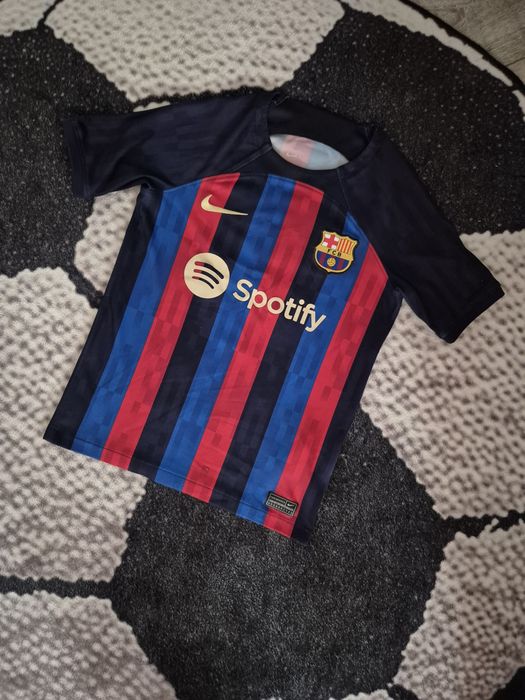 FC Barcelona  piekna koszulka sportowa 128
