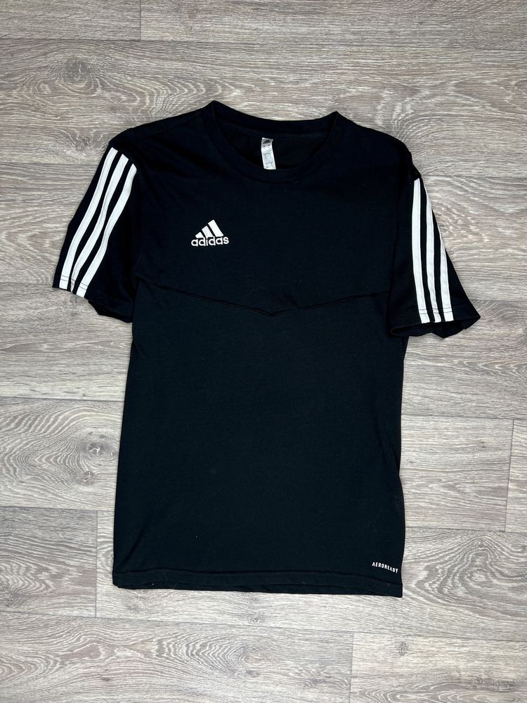 Adidas футболка S размер спортивная чёрная оригинал: 250 грн ...