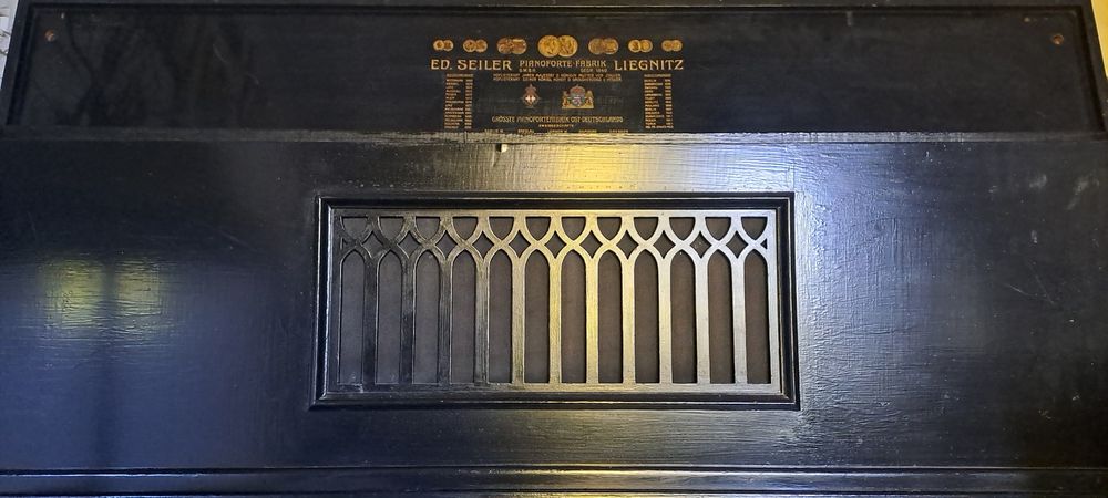 Pianino koncertowe Seiler