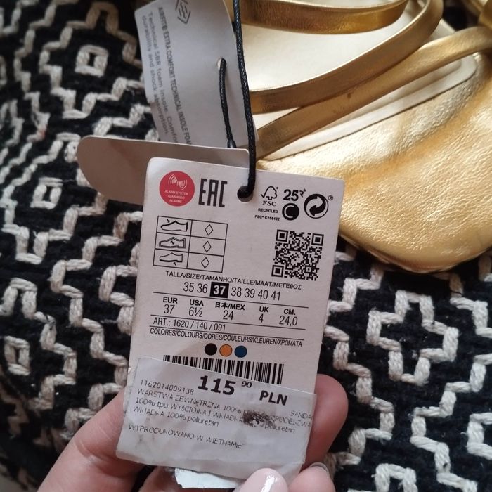 Złote sandały pull and bear r. 37 nowe
