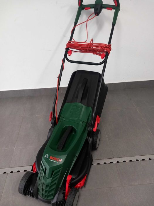 Kosiarka elektryczna Bosch universal rotak 37-570 st idealny !!