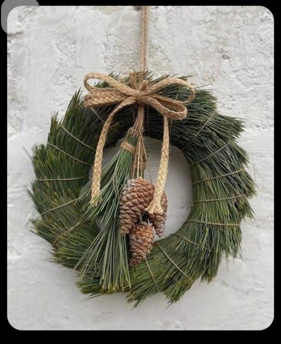 Naturalny wianek z igieł sosny