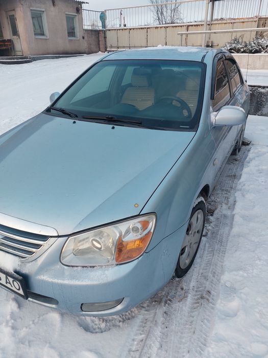 Продам надёжный автомобиль киа черато!