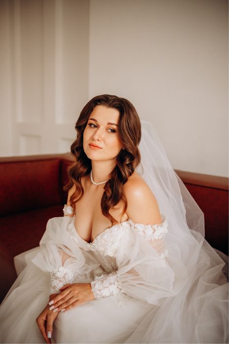 Весільна сукня біла