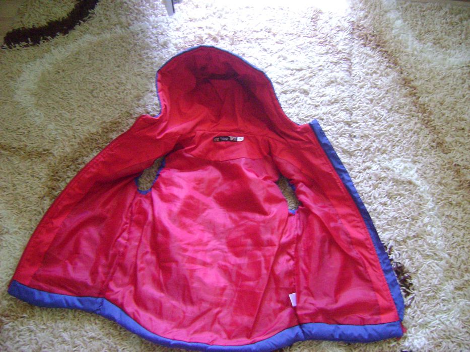 детская жилетка безрукавка на 6-8 лет (128) синтепон не сбивается