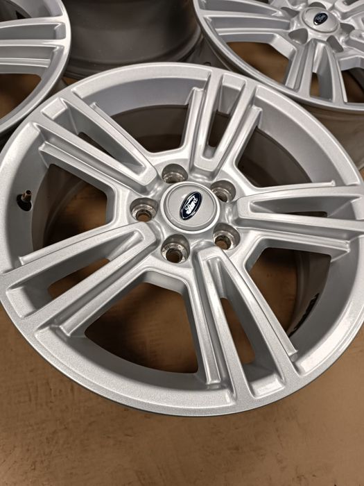 5x114.3 ET 40 17" felgi aluminiowe Ford Mustang