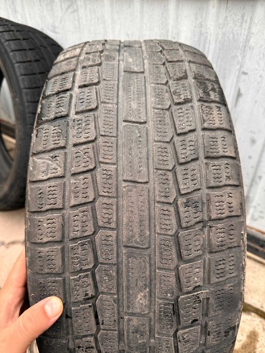 Продам резину 235/50R18