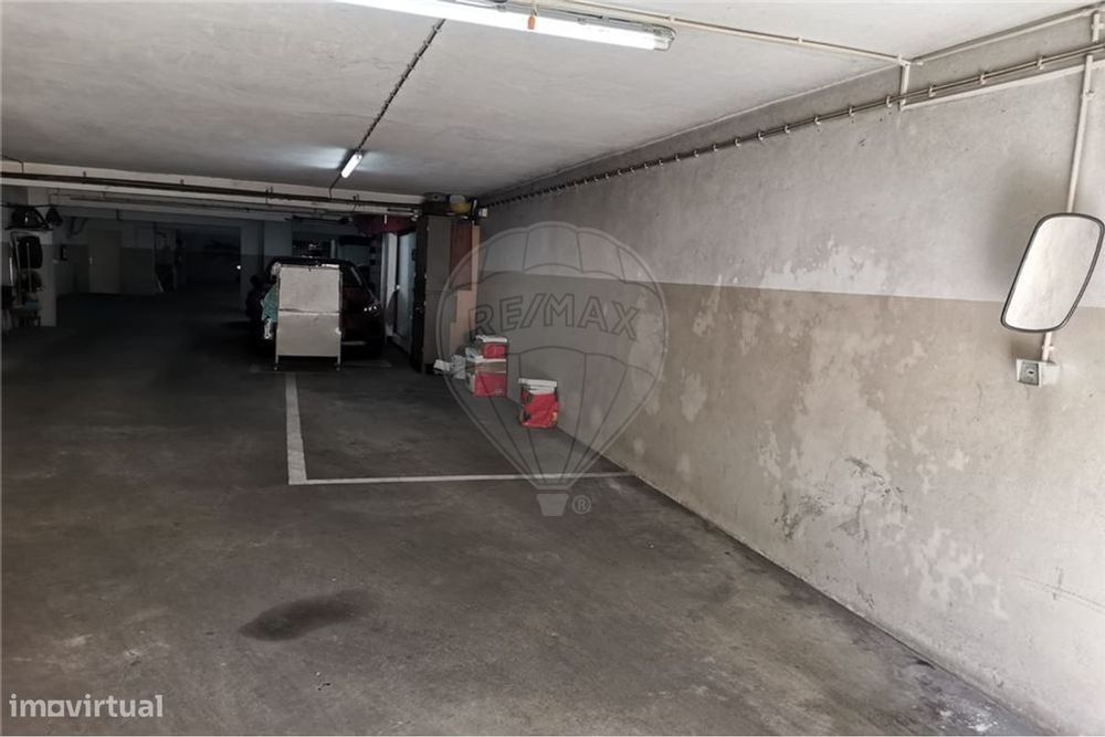 Garagem  para arrendamento63823997542403122