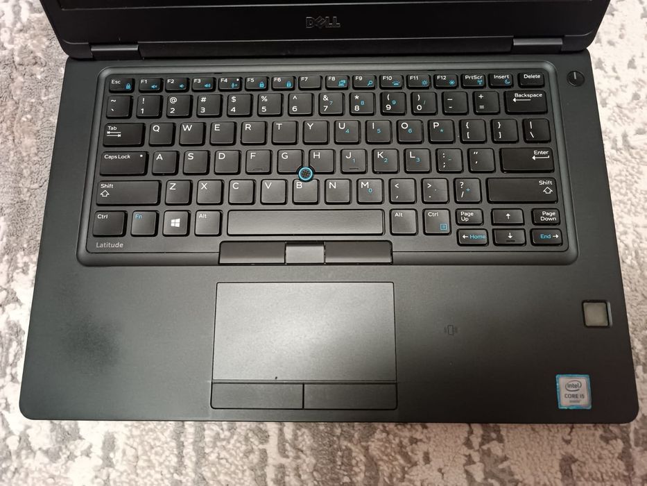 Dell latitude  core i5-6300U 8гб