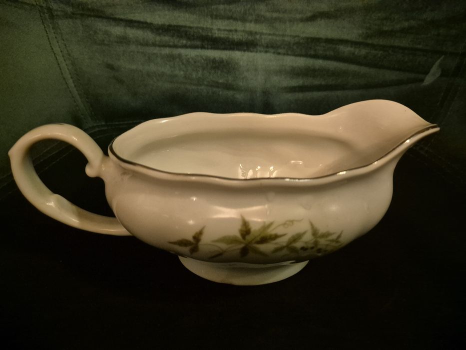 Porcelanowa sosjerka z Karoliny