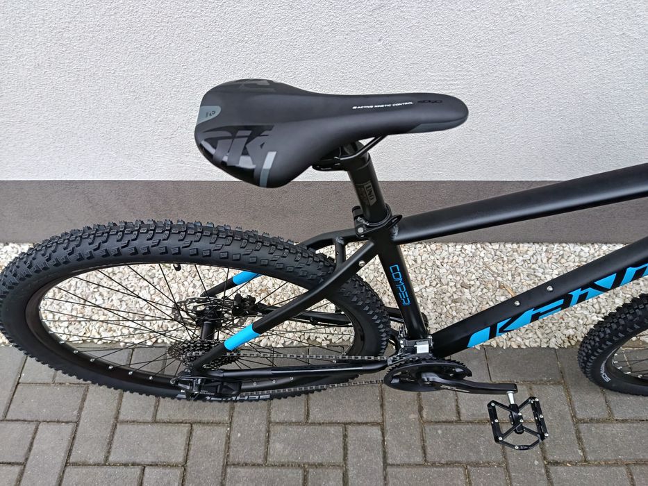 NOWY Kands Comp-er 2026 czarno-niebieski mat koła 29" Shimano Cues 2x9