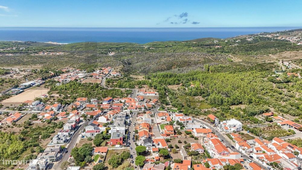 Moradia no Zambujeiro, Cascais | Condomínio | A Estrear e Totalmente M