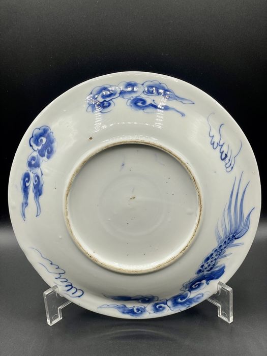 Prato porcelana japonesa antigo, com dragao azul e branco, sec XIX