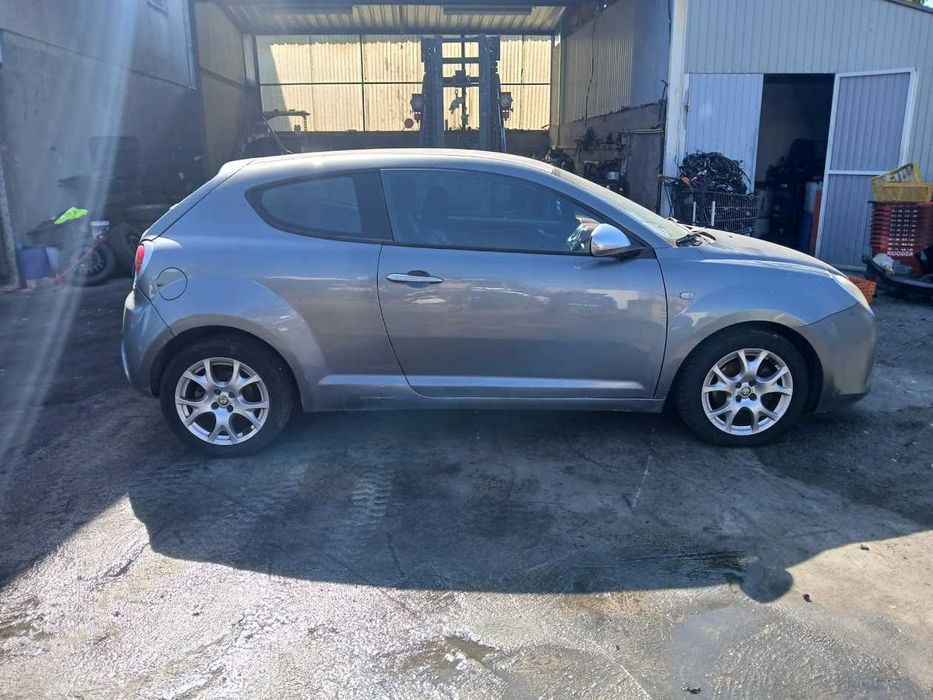 Alfa mito para peças