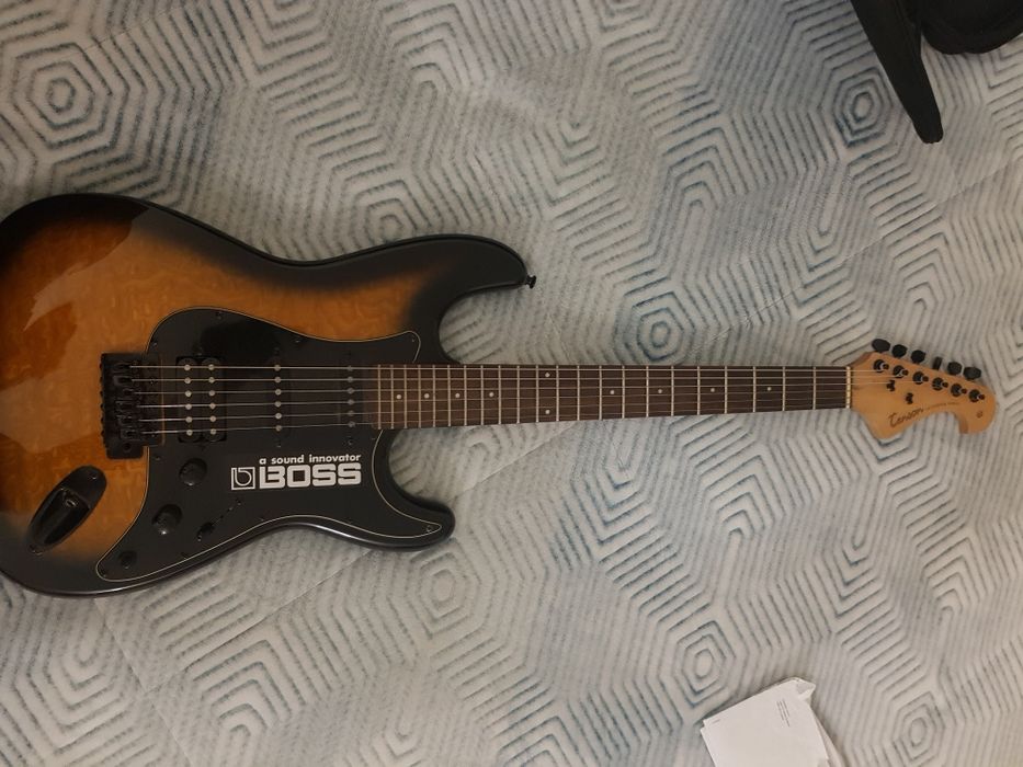 Guitarra elétrica Tenson