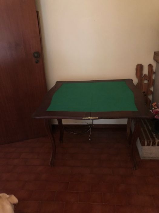 Mesa de jogo restaurada abrir