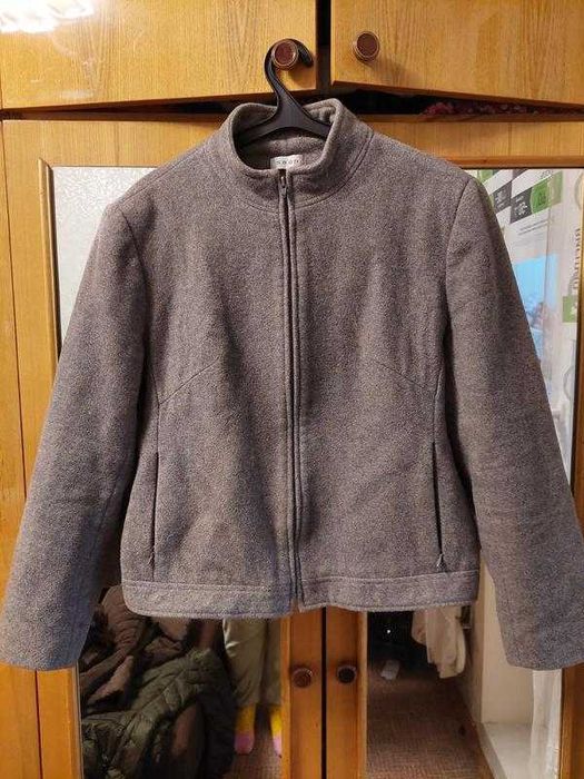 Демісезонна жіноча куртка soon