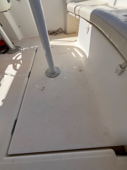 Jeunneau Cap Camarat 625Wa com lugar Marina de Olhão