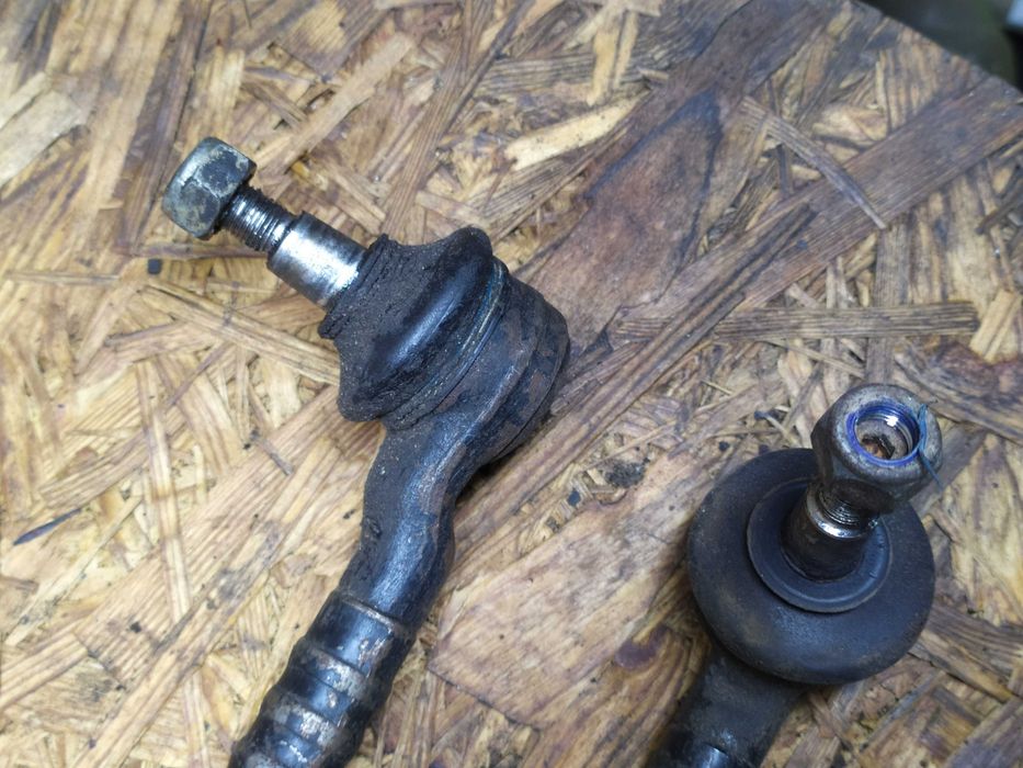 Рульова тяга Мерседес 123 124 Mercedes w123 w124