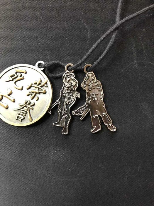 Кулоны из Пиратов Карибского Моря