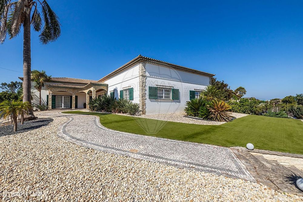 Moradia T5 para venda