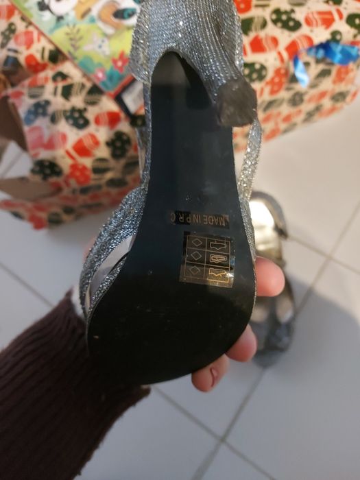 Saltos altos como novos