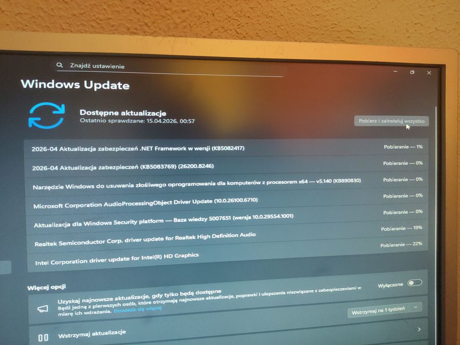 Komputer  HP 8200 SFF  - SSD 250  - Monitor 22 - Windows 11