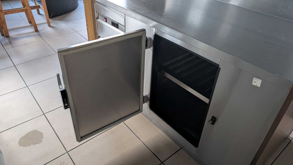 Balcão Refrigerado em Inox e com interior de Inox